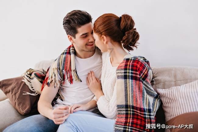 高空畅游的女孩